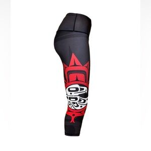 Nominou Stylish Black and Red Capris Bird Eagle Maple Leaf Artwork